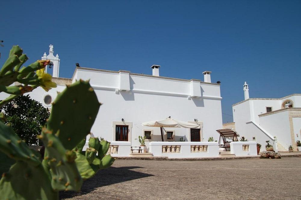 Masseria San Martino Hotel Pezze Di Greco Exterior photo