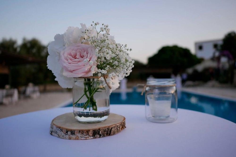 Masseria San Martino Hotel Pezze Di Greco Exterior photo