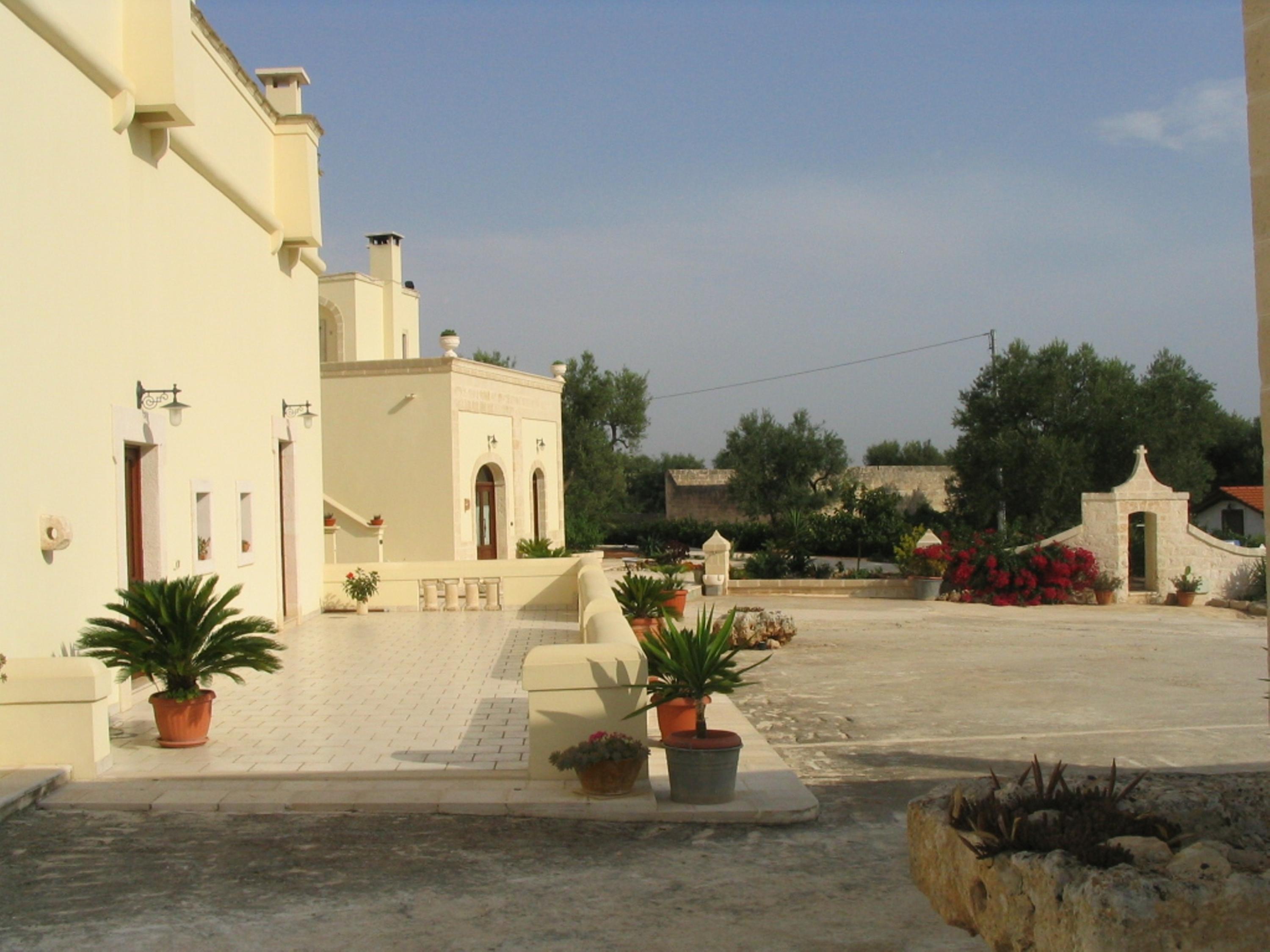 Masseria San Martino Hotel Pezze Di Greco Exterior photo